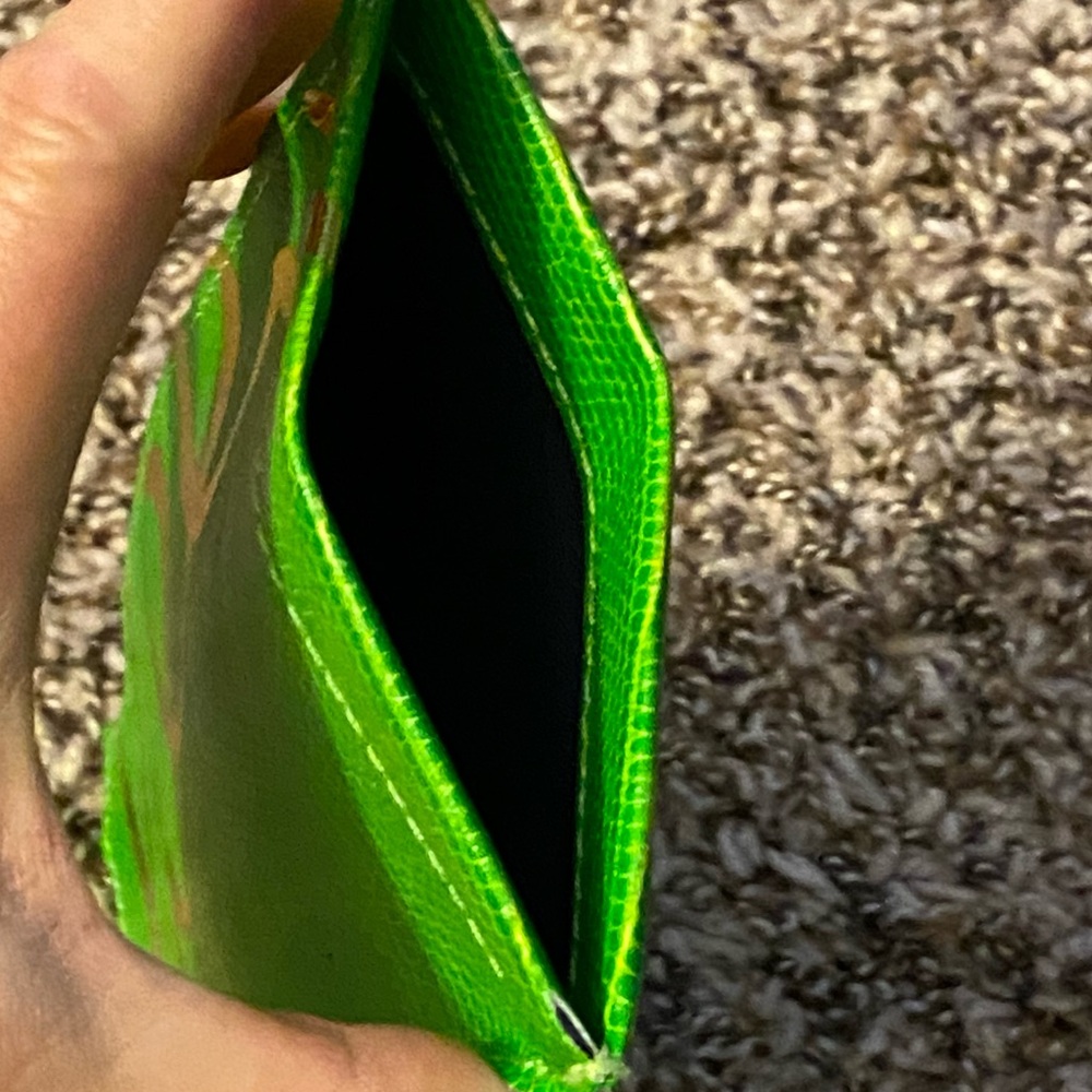 NEW Lilly Pulitzer Glasses Case Green Shift Shaped Sunglass/Eyeglass - Picture 3 of 4